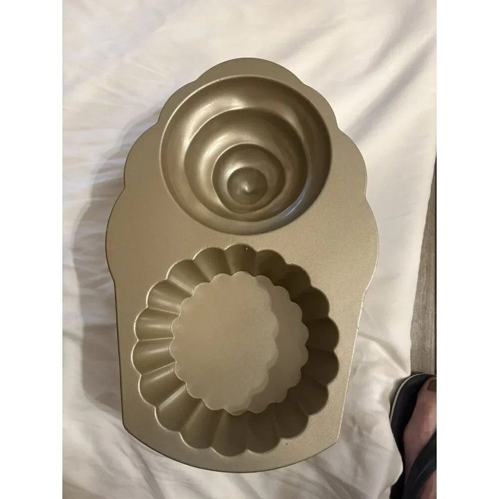 Nordic ware baking pan Giant Cupcake Nordicware